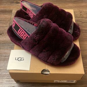 New UGG Fluff Yeah slipper sz 9 color black/pink